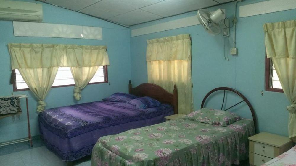Homestay Bukit Gantang Hotel Taiping Exterior photo